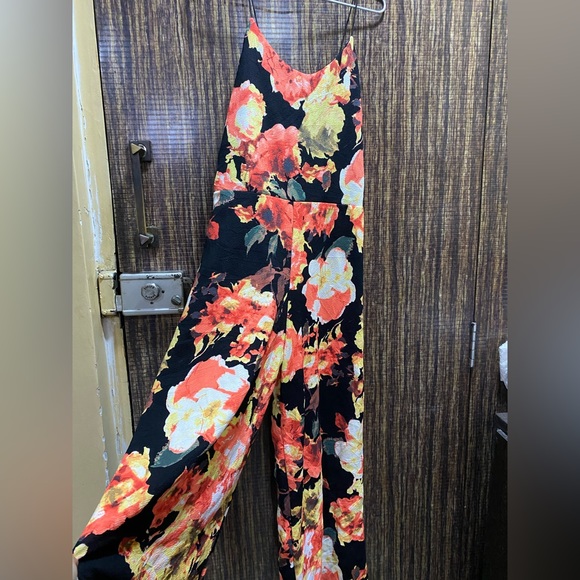 Floral jumpsuit - Picture 3 of 4